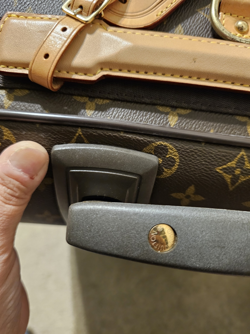 Auth Louis Vuitton pegase 60 suitcase carry on bag - Picture 12 of 16